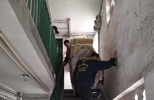 搬钢琴碰到楼梯房怎么办？需要三个步骤